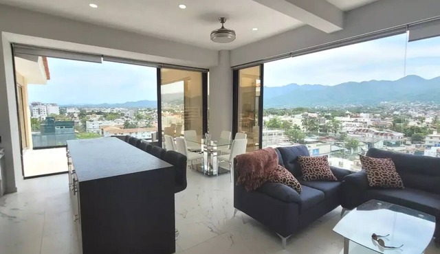 Penthouse with Mountain to Ocean Views