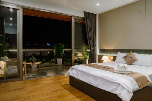 Petit Hotel