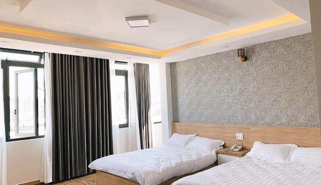 PhươngTrinh Hotel