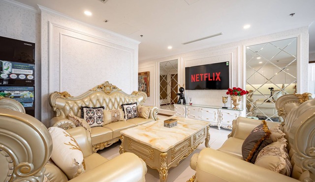 [PHAN DANG Apartment] - Vinhomes Central Park - The Landmark 4BR