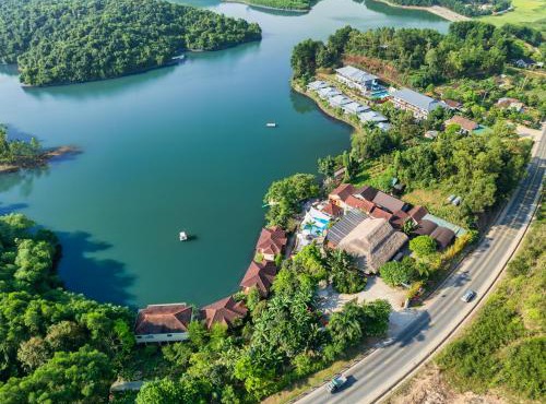 Phong Nha Lake House Resort