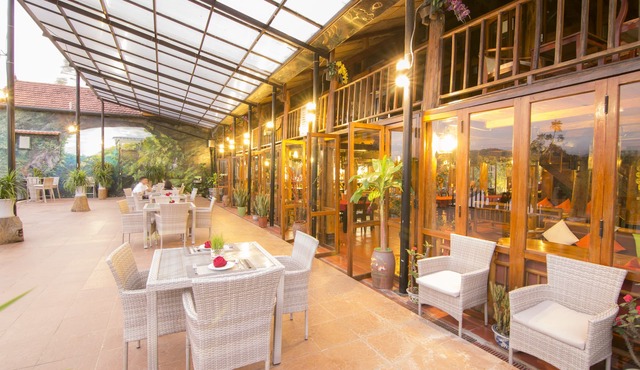 Phong Nha Lake House