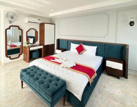 Phu Gia Hotel 13-15 Hoàng Quốc Việt