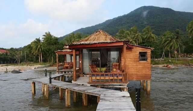 Pirate Guesthouse-private beach-Resort Access