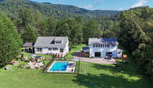 Pisgah Poolside Peaks Retreat | Mountain Views + Private Pool | Near Asheville