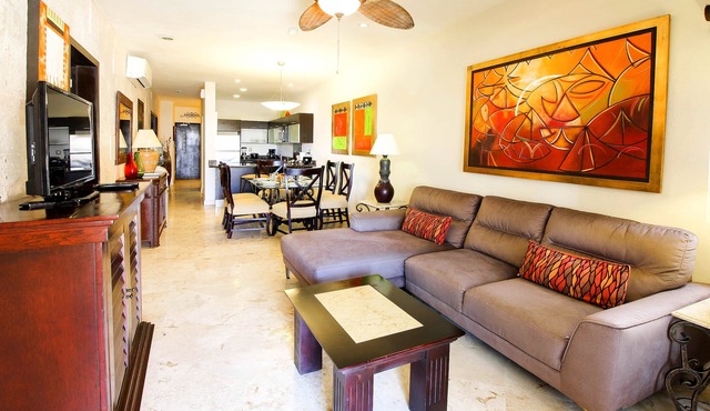 Poolside Condo Right On The Beach In Playa Del Carmen!