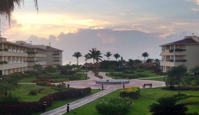 Premier All Inclusive Cancun Resort includes Resort Credit