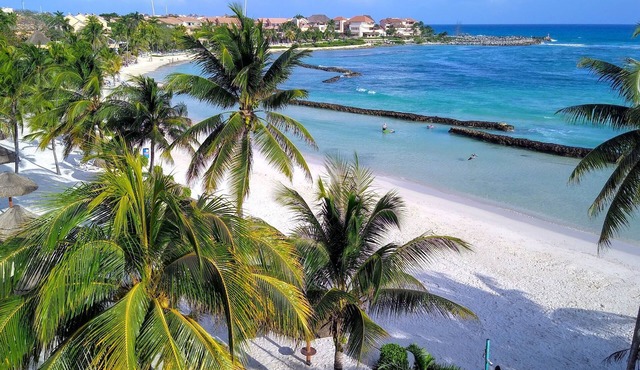 PRIME Location, Gorgeous Sweeping Views, PH right on the Beach, Villas del Mar 1