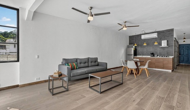 Prime location in the Romantic Zone + beach