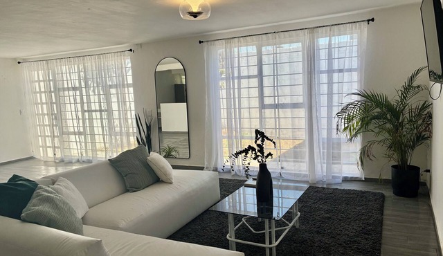 Private house in Zavaleta with parking