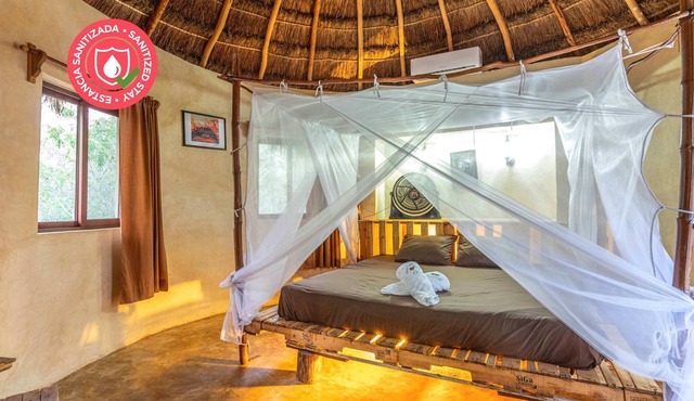 Private bath cabin + Cenotes, temazcal & zip line