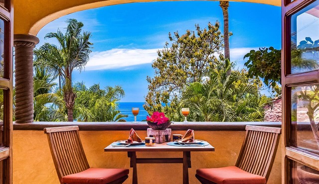 Private, Beach Access, Ocean View, Walkable to Town, Daily Maid Service, WiFi!
