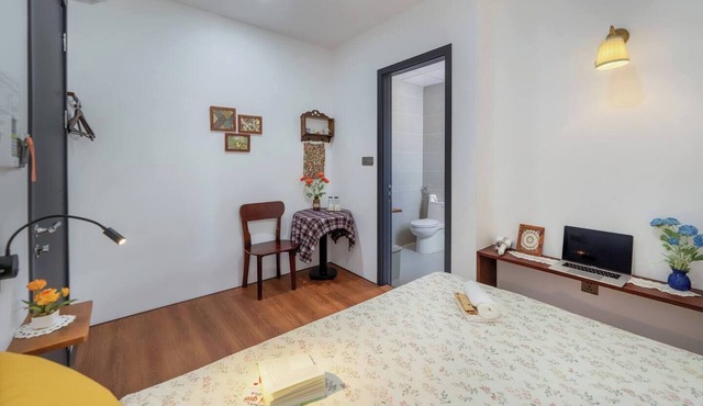 private beautiful room include pool