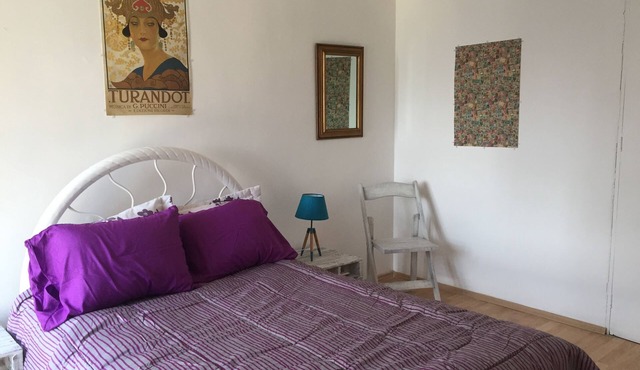 Private bedroom and bathroom in an ocupied apartment near WTC in Mexico City.
