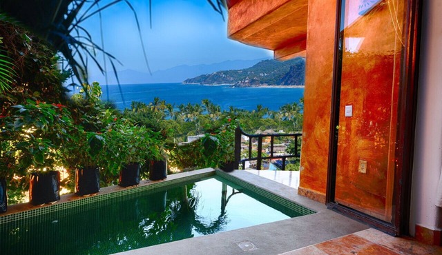 Private Dipping Pool. Ocean Views. (Casita #4)