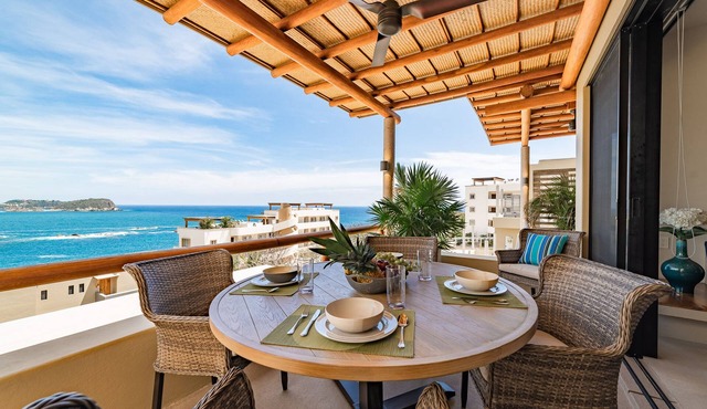 Private Oceanview Splash Pool & Beach Access
