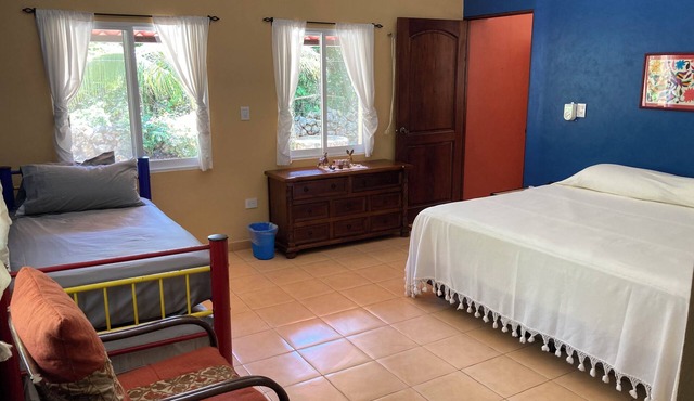 Private Quiet and Charming bungalow in serene Santa Elena with AC, WiFi