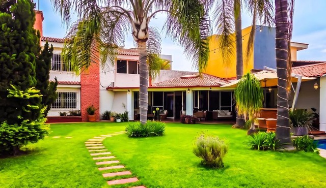 Private Villa in Guadalajara with heated Swimming Pool