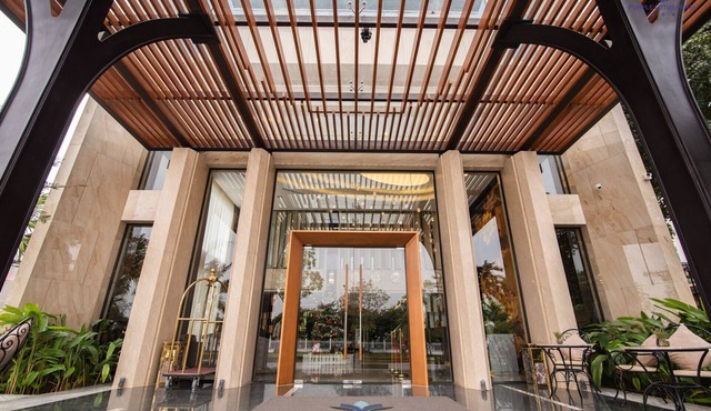 Purple Lotus Hotel