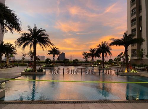 Q7 Riverside Private Room - Shared Apartment - Pool & BBQ