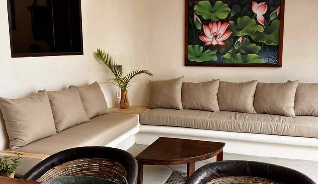 Quaint 3-bedroom house with WiFi in Troncones