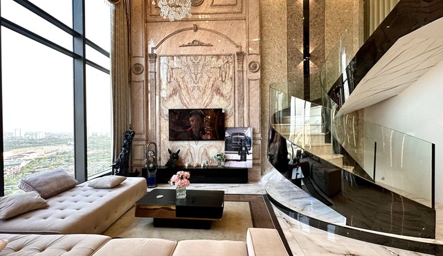Queen Penhouse Duplex HaNoi