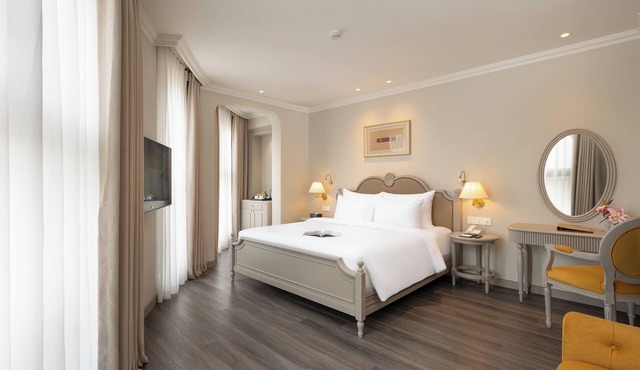 Quiet Mountain Escape with 4-Star Hospitality in enchanting Sa Pa with AC