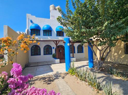 Quinta del Aguila - Beachfront Family Villa & Private Pool