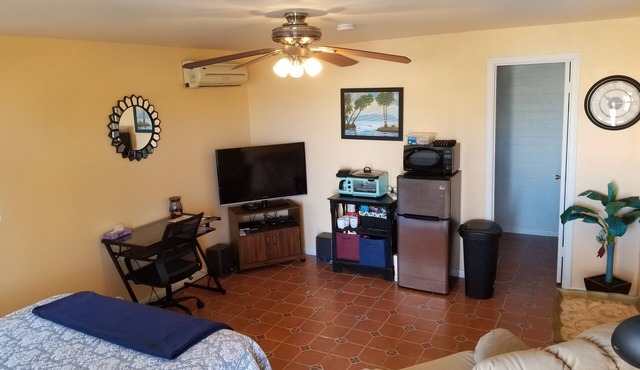Quite studio with RV parking
