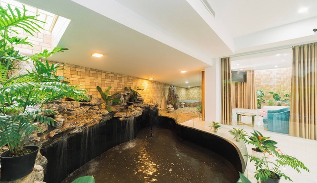 Quy Tai Premium Hotel