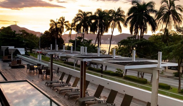 Ramada by Wyndham Acapulco Hotel & Suites