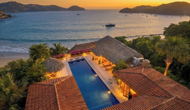 Rarely Available- Casa Quixote - Beachfront Estate