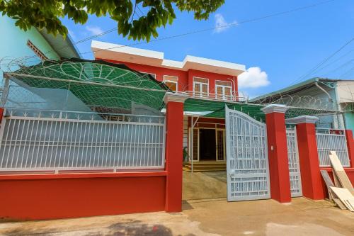 REDHOME DORM
