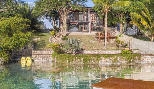 Relaxing Villa with Private Lagoon Access and Scenic Views