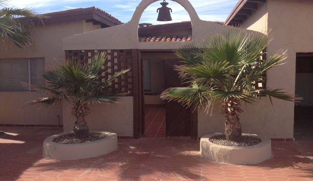Remodeled 3 bedroom beach front home Kayaks available upon request - no fee