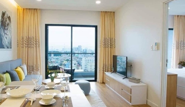 Republic plaza apartment , free pool and gym