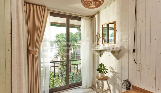 Rooftop/central house/NETFIX/washing/City view/big window