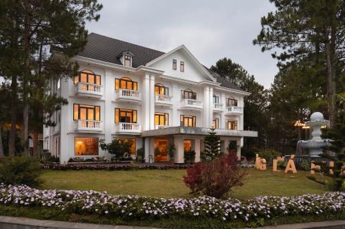 Rung La Kim Resort