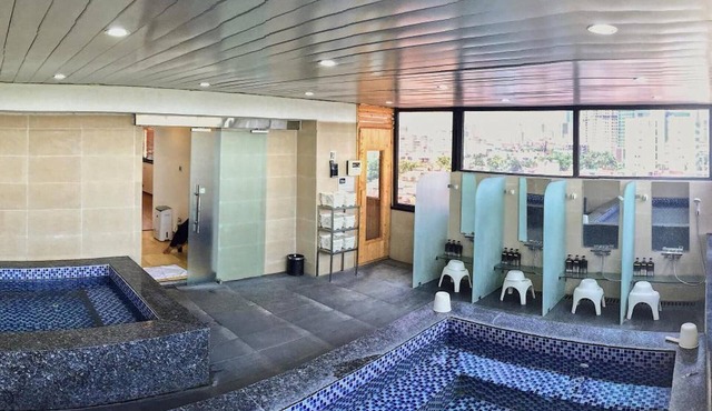 Sakura Hotel 3