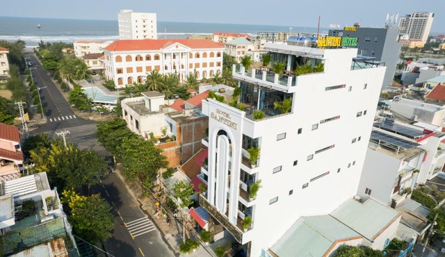 Santini Hotel