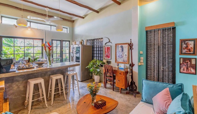 Sarai Room a Cozy Urban Hideaway with Green Balcony