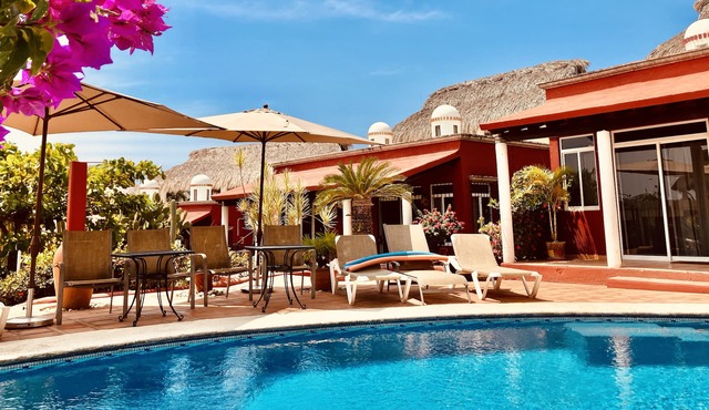 SEASIDE VACATION WITH GARDENS AND POOL