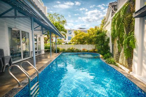 Seaside Villa - next to the beach