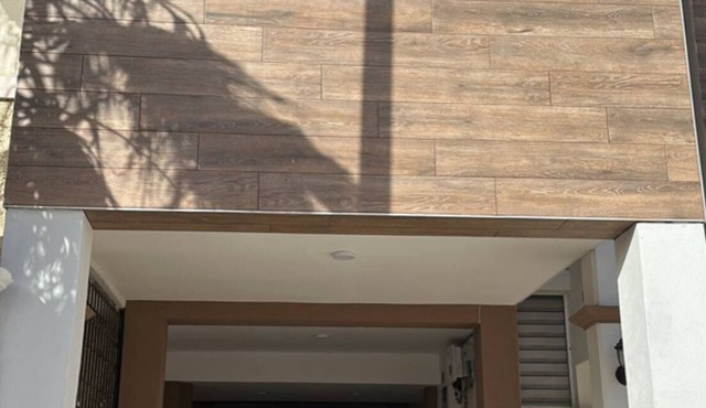 Semi-detached apartment 10 minutes walk to the Consulate