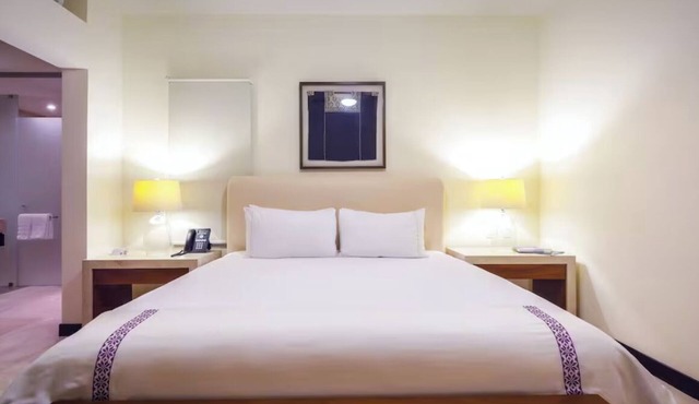 Serene Resort Junior Suite with King bed & Sofa bed- Jungle and Ocean Views