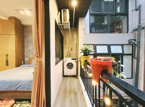 Shi Apartment