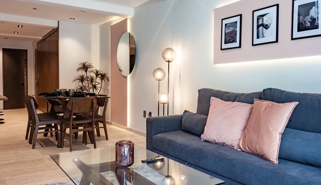 Soho Sunlight Serenity: Dive into the Essence of Today's Elegance