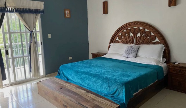 Sol: Suite moderna con cocina y piscina