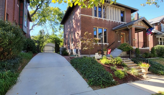 Spacious 3 bedroom and 2.5 bathroom home located in historic Shaw Neighborhood.