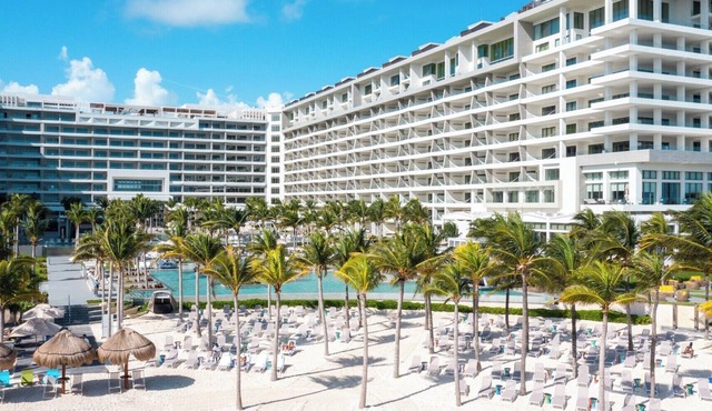 Spacious 3-bedroom condo with AC in serene Cancún